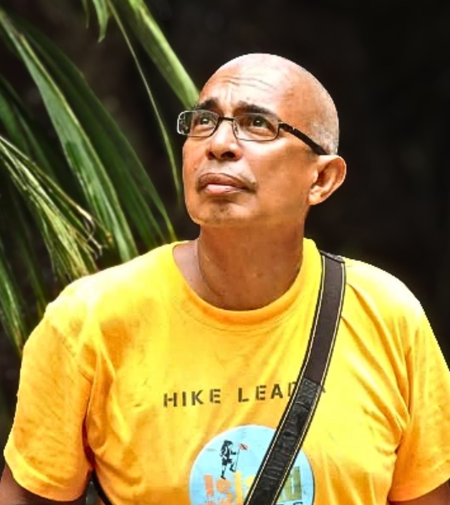 Mario Russell — Lead Hiker, Island Hikers