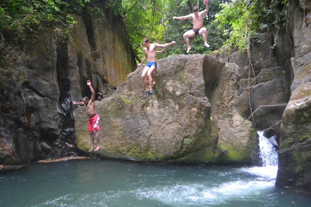 Avocat Waterfall Peek 3