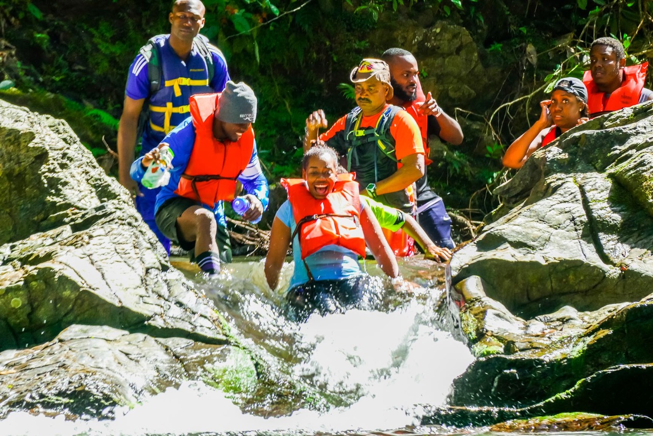 Avocat Waterfall Peek 2